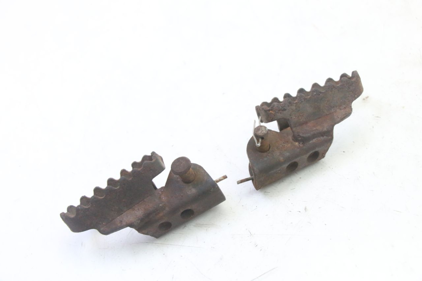 photo de PAIR FRONT FOOTREST APRILIA ETX 125 (1998 - 2002)