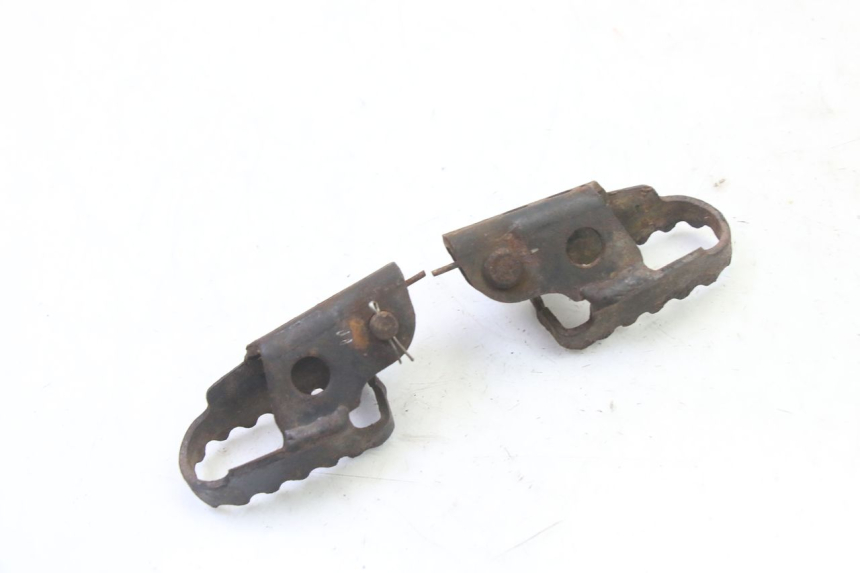 photo de PAIR FRONT FOOTREST APRILIA ETX 125 (1998 - 2002)