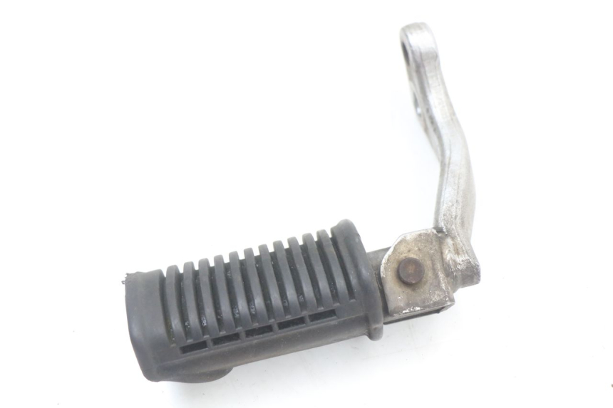 photo de PAIR FRONT FOOTREST SUZUKI GN 125 (1997 - 2000)