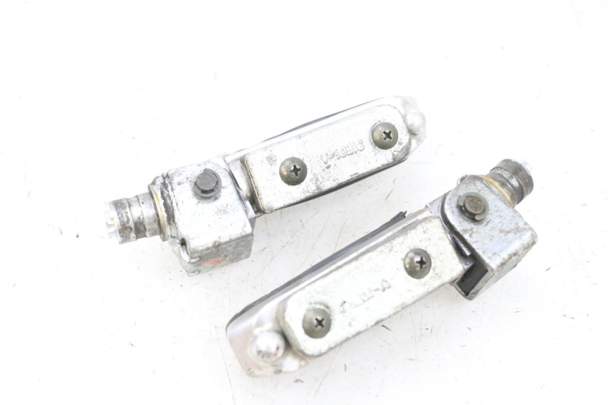 photo de PAIR FRONT FOOTREST SUZUKI GSF N BANDIT 600 (1996 - 1999) - Alternative perspective