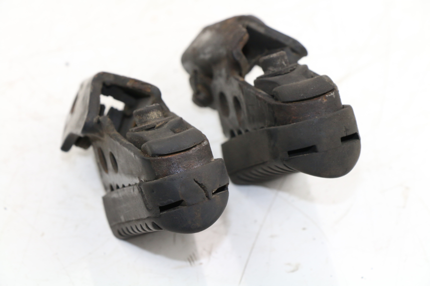 photo de PAIR FRONT FOOTREST HONDA CLR CITYFLY 125 (1998 - 2003)