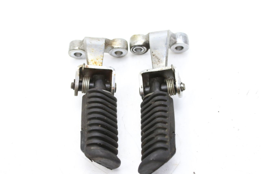 photo de PAIR OF FRONT FOOTRESTS SYM HUSKY 125 (1999 - 2005)