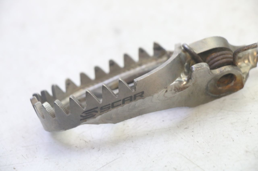 photo de PAIR FRONT FOOTREST KAWASAKI KXF KX-F 250 (2017 - 2019) - Technical close-up