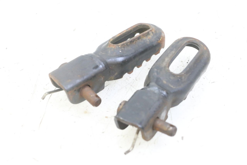 photo de PAIR FRONT FOOTREST MBK X-LIMIT XLIMIT 50 (2007 - 2012)