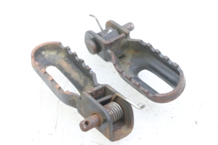 photo de PAIR FRONT FOOTREST MBK X-LIMIT XLIMIT 50 (2007 - 2012)