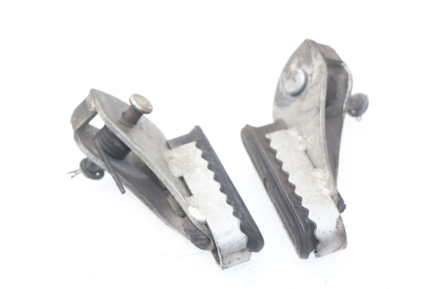 photo de PAIR FRONT FOOTREST BMW R GS 1150 (1999 - 2004) - Zoom on usage condition