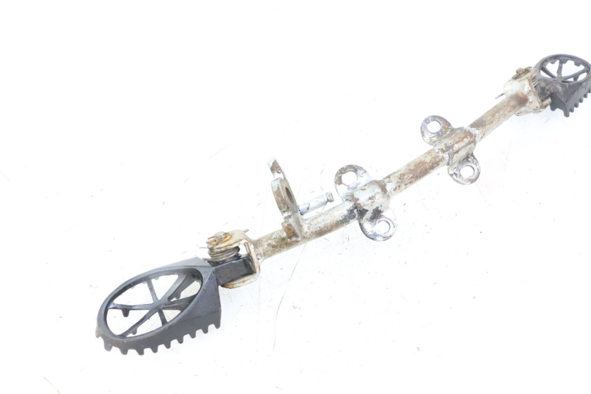 photo de PAIR OF FRONT FOOTRESTS APOLLO RFZ 125