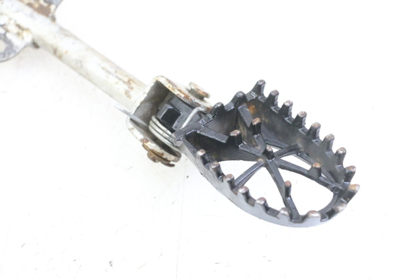 photo de PAIR OF FRONT FOOTRESTS APOLLO RFZ 125