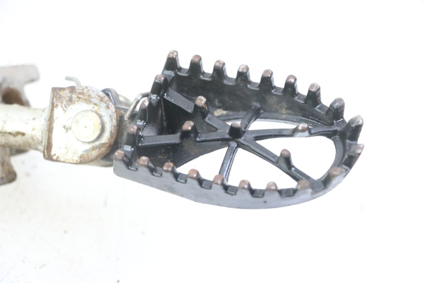 photo de PAIR OF FRONT FOOTRESTS APOLLO RFZ 125