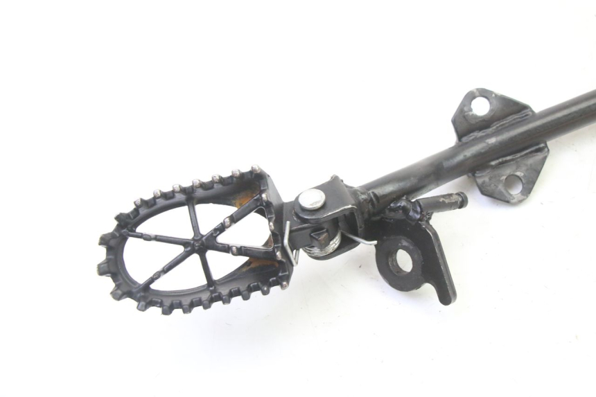 photo de PAIR OF FRONT FOOTRESTS APOLLO RFZ 125