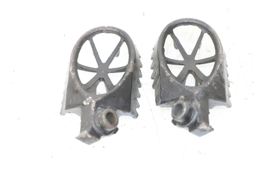 photo de PAIR OF FRONT FOOTRESTS APOLLO RFZ 125