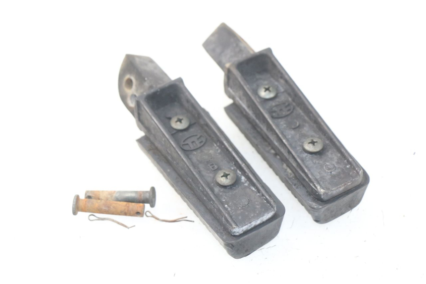 photo de PAIR FRONT FOOTREST MASH SEVENTY FIVE 125 (2013 - 2021) - Zoom on usage condition