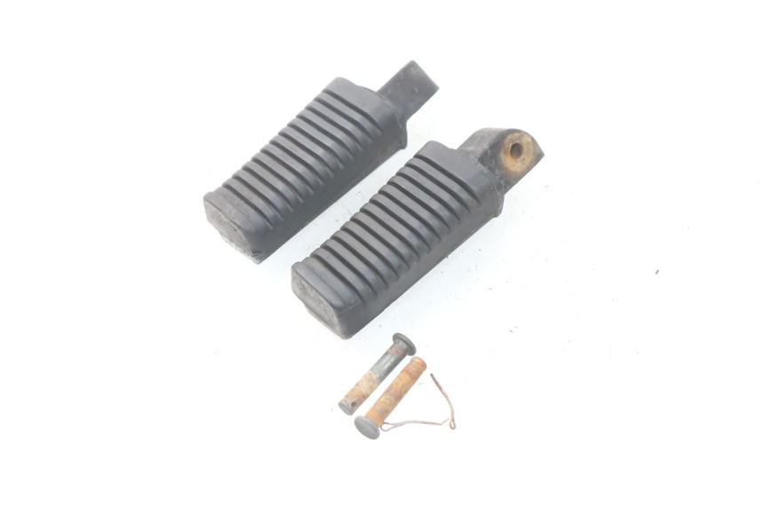 photo de PAIR FRONT FOOTREST MASH SEVENTY FIVE 125 (2013 - 2021) - Technical close-up