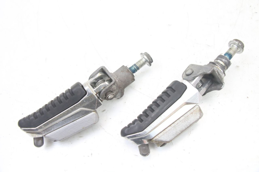 photo de PAIR FRONT FOOTREST SUZUKI GSX F GSXF 650 (2007 - 2015)