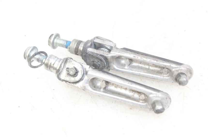 photo de PAIR OF FRONT FOOTRESTS SUZUKI SV N 650 (1999 - 2002)