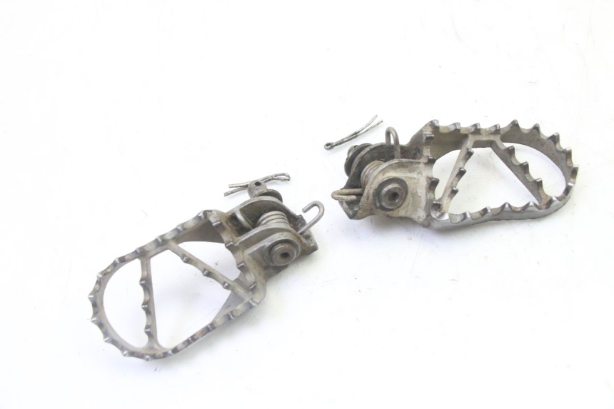 photo de PAIR FRONT FOOTREST KTM SX 85 (2013 - 2017)