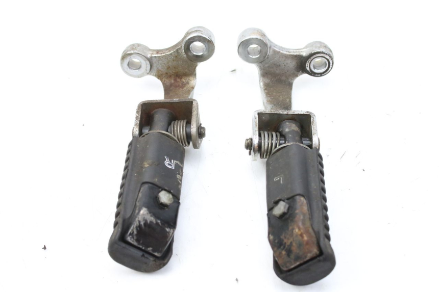photo de PAIR OF FRONT FOOTRESTS SYM HUSKY 125 (1999 - 2005)
