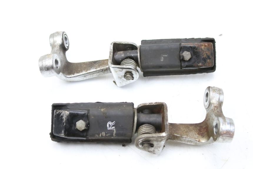 photo de PAIR OF FRONT FOOTRESTS SYM HUSKY 125 (1999 - 2005)