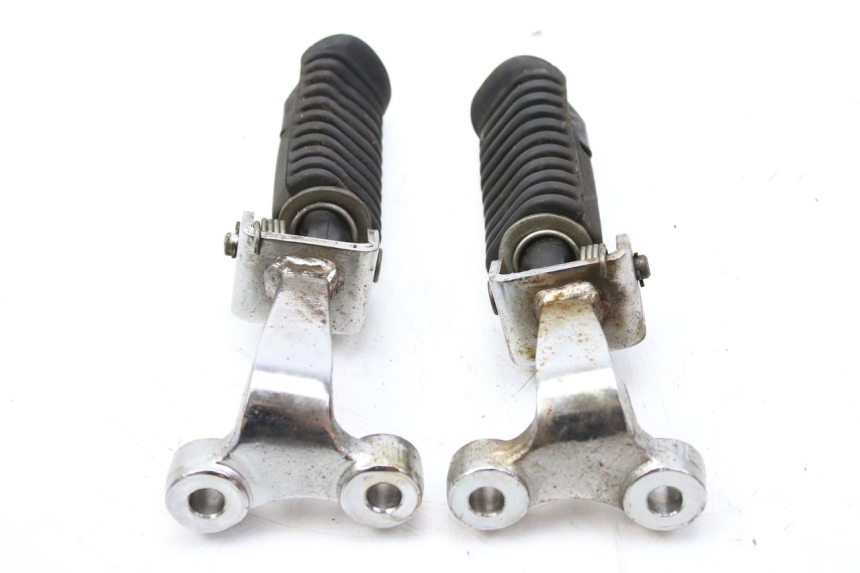 photo de PAIR OF FRONT FOOTRESTS SYM HUSKY 125 (1999 - 2005)