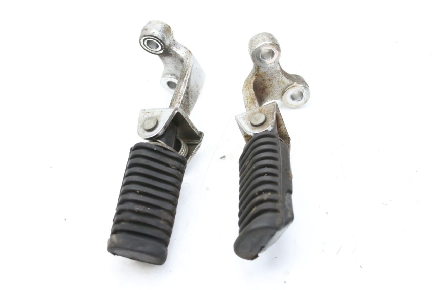 photo de PAIR OF FRONT FOOTRESTS SYM HUSKY 125 (1999 - 2005)