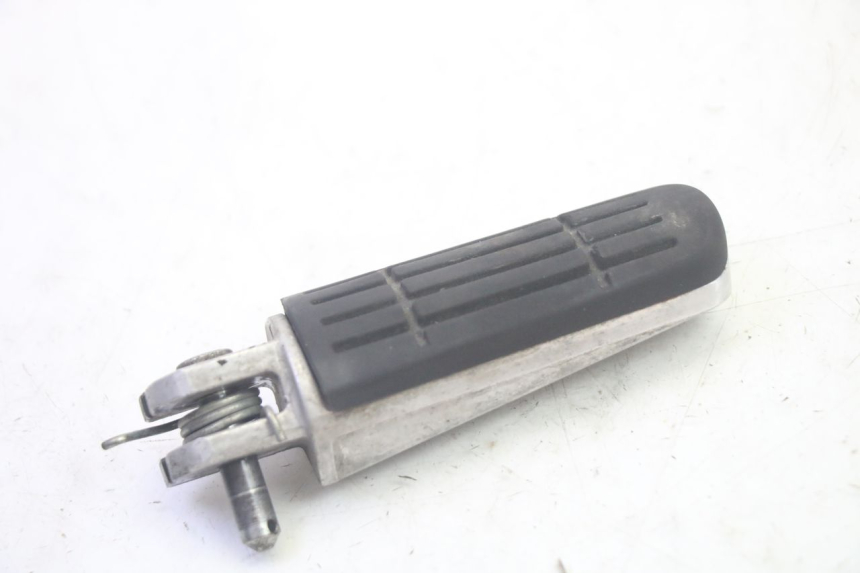 photo de PAIR FRONT FOOTREST YAMAHA TDM ABS 900 (2002 - 2014) - Zoom on usage condition