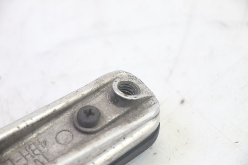 photo de PAIR FRONT FOOTREST YAMAHA TDM ABS 900 (2002 - 2014) - Surface and material condition