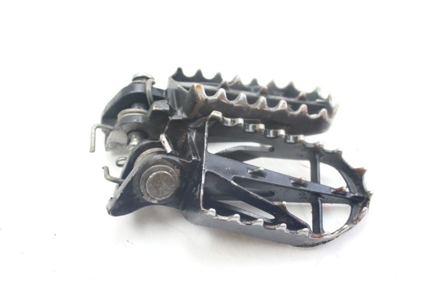 photo de PAIR OF FRONT FOOTRESTS MBK X-LIMIT XLIMIT 50 (2003 - 2006)