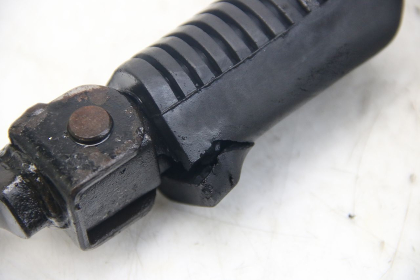photo de PAIR OF FRONT FOOTRESTS YAMAHA SR 125 (1982 - 2003)