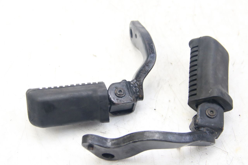 photo de PAIR OF FRONT FOOTRESTS YAMAHA SR 125 (1982 - 2003)