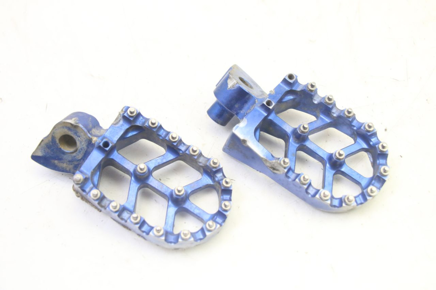 photo de PAIR FRONT FOOTREST YAMAHA YZ-F YZF 250 (2014 - 2018)