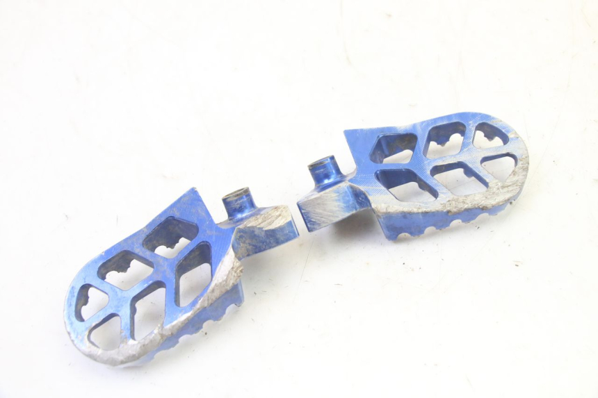 photo de PAIR FRONT FOOTREST YAMAHA YZ-F YZF 250 (2014 - 2018)