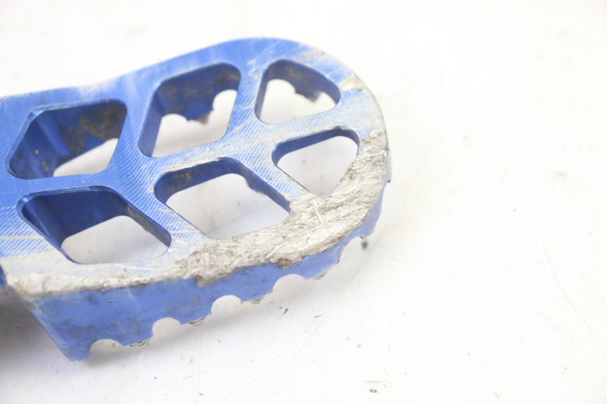 photo de PAIR FRONT FOOTREST YAMAHA YZ-F YZF 250 (2014 - 2018)