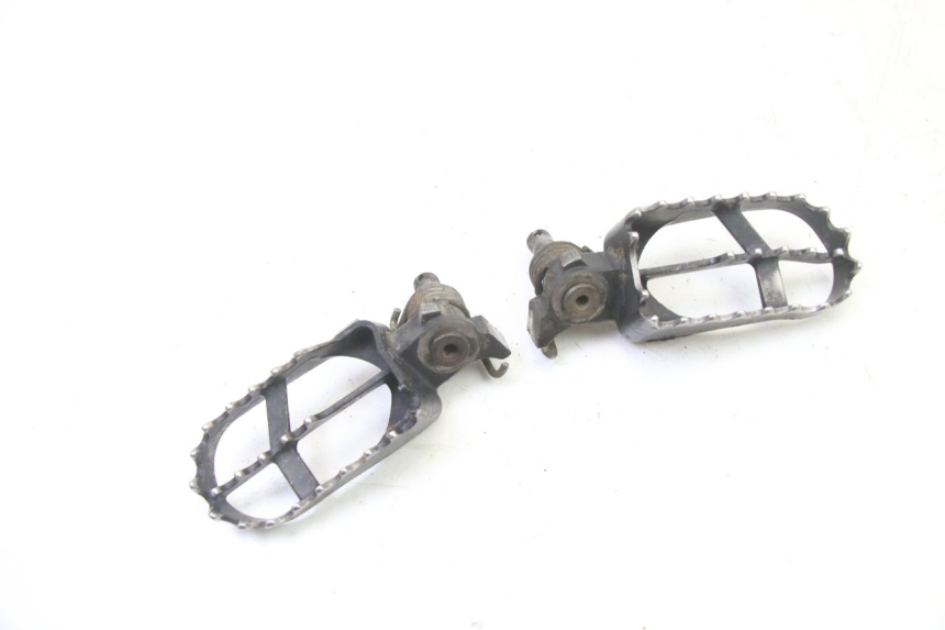 photo de PAIR OF FRONT FOOTRESTS YAMAHA YZ 85 (2002 - 2018)