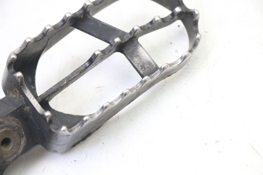 photo de PAIR OF FRONT FOOTRESTS YAMAHA YZ 85 (2002 - 2018)