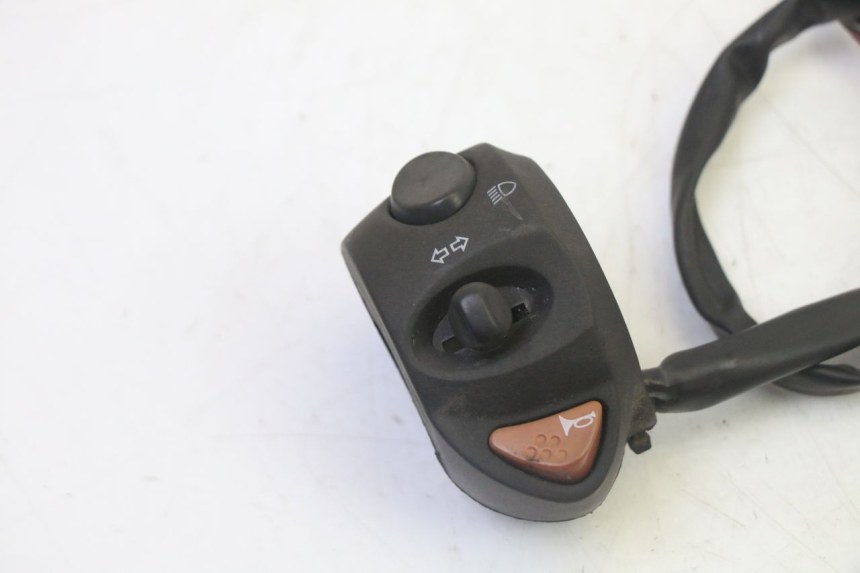 photo de HANDLEBAR SWITCHES PEUGEOT SATELIS 125 (2006 - 2009)