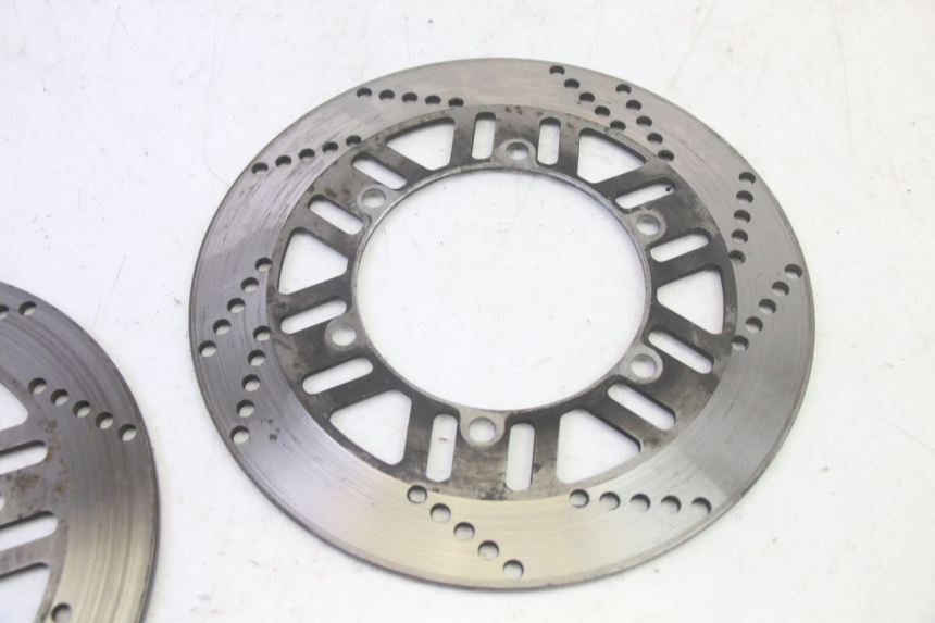 photo de PAIR FRONT BRAKE DISC KAWASAKI GPZ RX 1000 (1986 - 1988) - Fixing points details