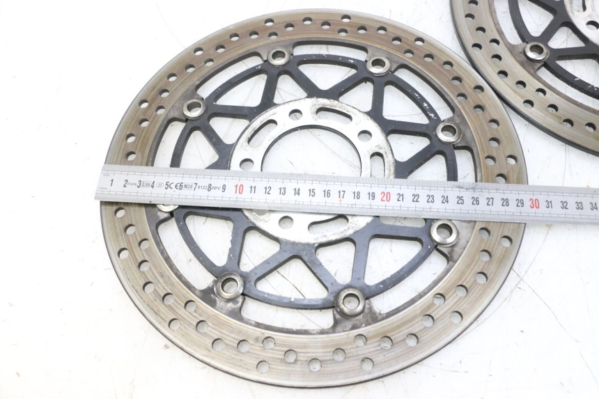 photo de PAIR FRONT BRAKE DISC SUZUKI GSXR GSX-R 1000 (2003 - 2004) - Technical close-up