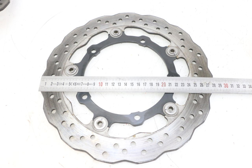 photo de PAIR FRONT BRAKE DISC YAMAHA MT-07 MT07 ABS 700 (2018 - 2020) - Technical close-up