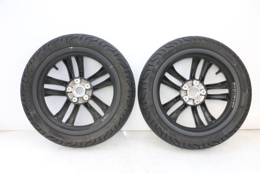 photo de RIMS PAIR PIAGGIO MP3 HPE 300 (2019 - 2026) - Component detail