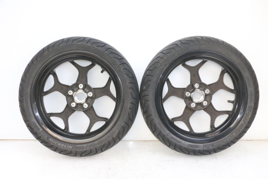 photo de RIMS PAIR PIAGGIO MP3 500 (2016 - 2018) - Detailed visual inspection