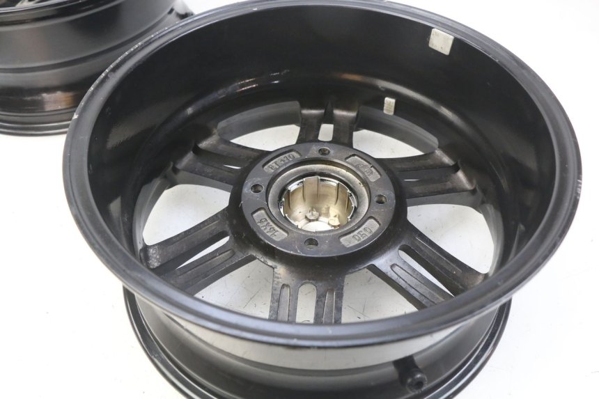 photo de PAIR OF RIMS SPY RACING F3 350 (2015 - 2022)