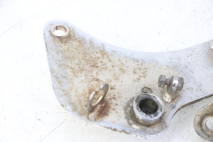 photo de PAIR FRONT MOUNT FOOTRESTS HYOSUNG GV AQUILA 125 (2000 - 2004)