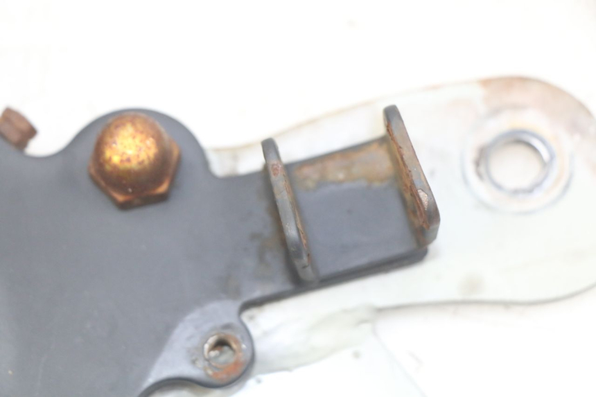 photo de PAIR OF FRONT FOOTREST BRACKETS YAMASAKI RAPTOR 50 (2013 - 2018)