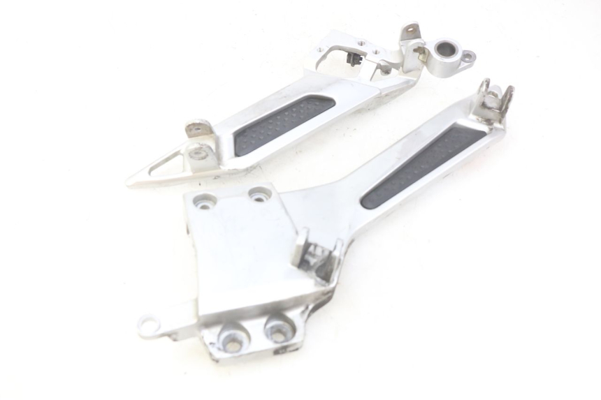 photo de PAIR OF FRONT FOOTREST BRACKETS YAMAHA FJR ABS 1300 (2006 - 2012)