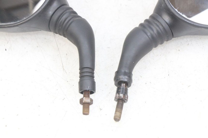 photo de PAIR OF REARVIEW MIRRORS YAMAHA YP MAJESTY 125 (2007 - 2010)