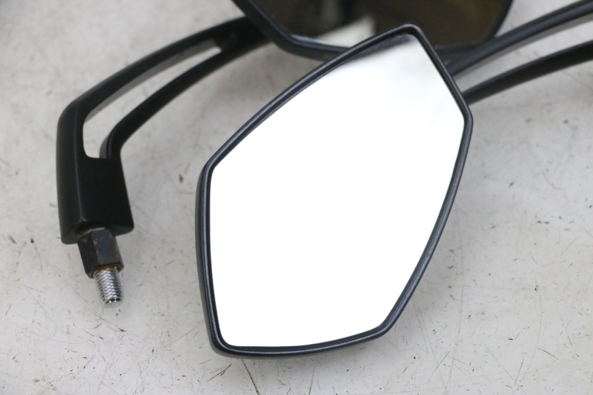 photo de MIRRORS KAWASAKI ZR 7 750 (1999 - 2001) - Zoom on usage condition