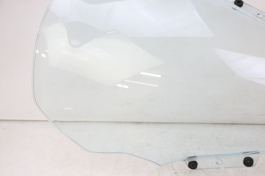 photo de WINDSCREEN PIAGGIO MP3 LT 300 (2010 - 2016) - Distinctive features