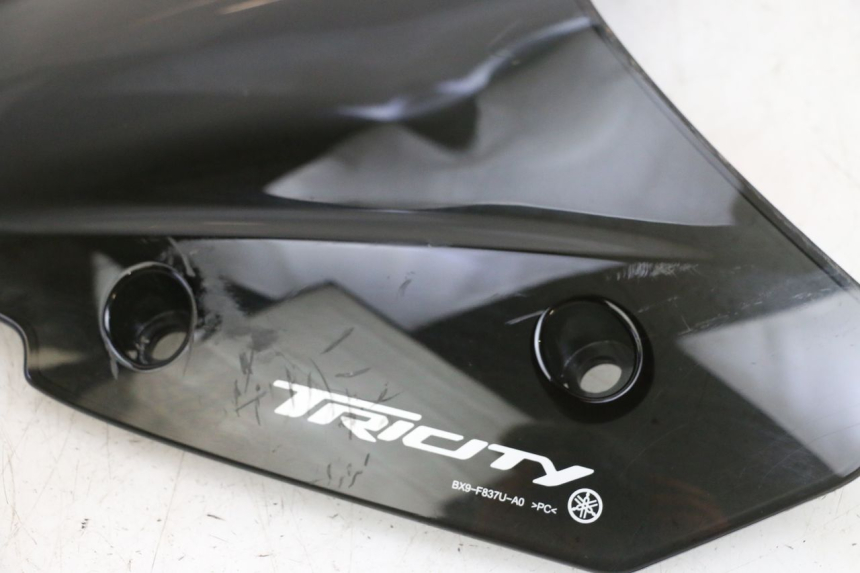 photo de WINDSCREEN YAMAHA TRICITY 300 (2020 - 2024) - Fixing points details