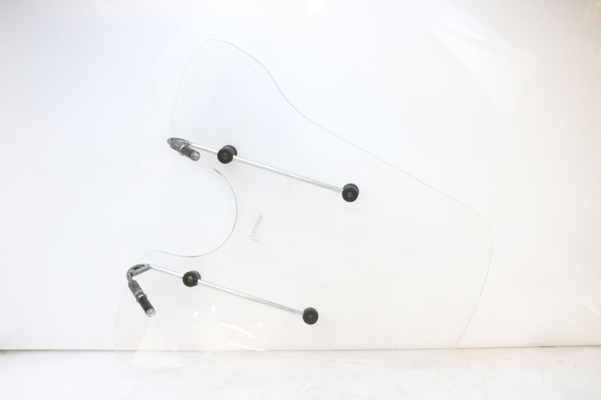 photo de WINDSCREEN PIAGGIO VESPA GTS SUPER IE 125 (2009 - 2016) - Fixing points details