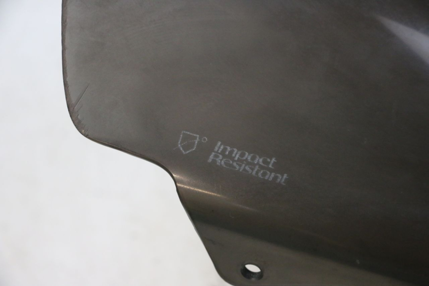 photo de WINDSCREEN YAMAHA X-MAX XMAX 125 (2010 - 2013) - Fixing points details